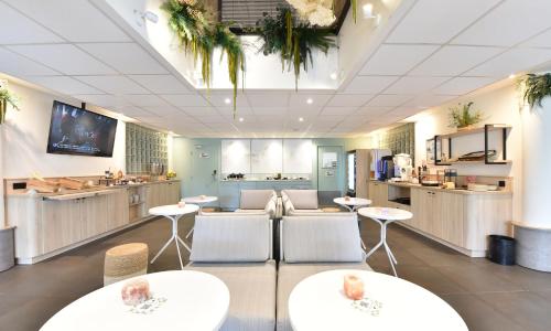 Hôtel Kyriad La Rochelle Centre Ville - photo 1